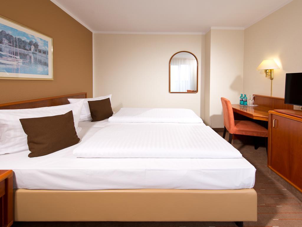 Achat Hotel Schwarzheide Lausitz Экстерьер фото